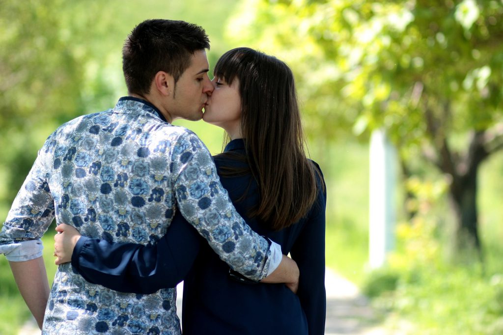 キス