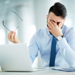 働いて疲れた社会人 - マッチングアプリなび