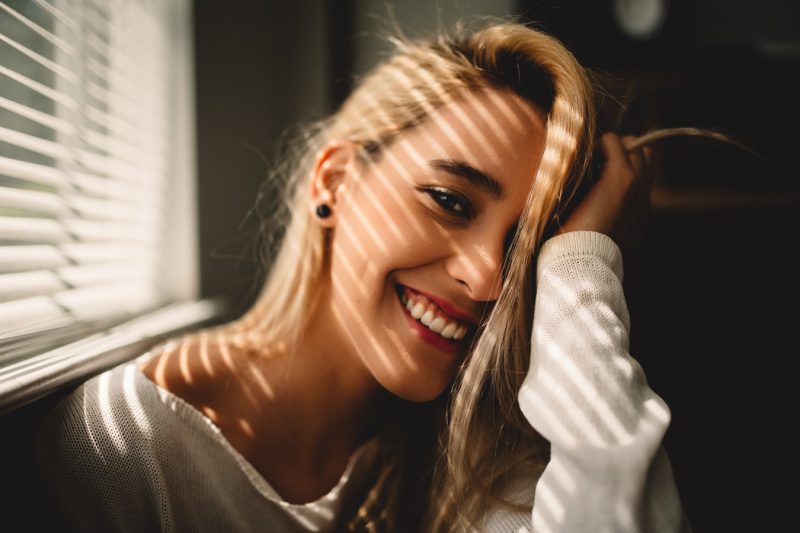 笑顔女性